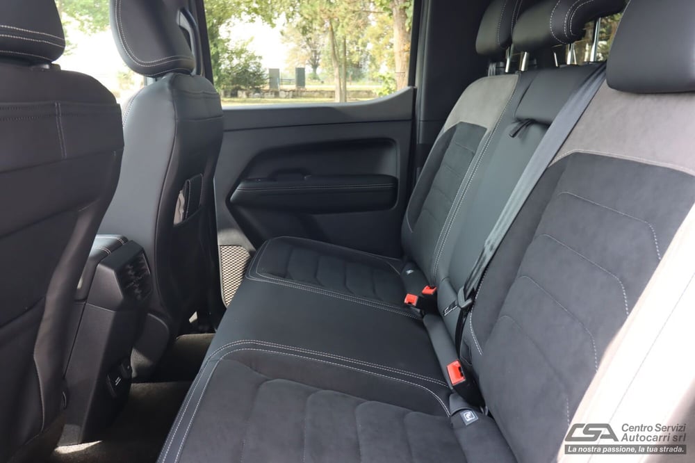 Volkswagen Amarok nuova a Bologna (8)