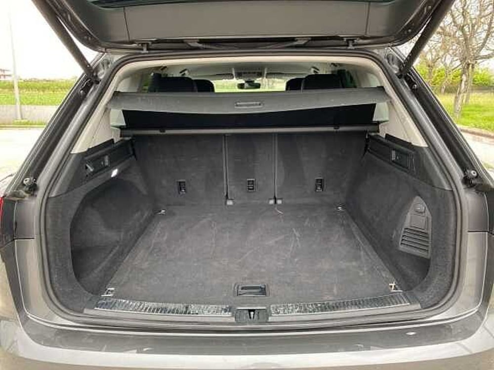 Volkswagen Touareg usata a Napoli (16)