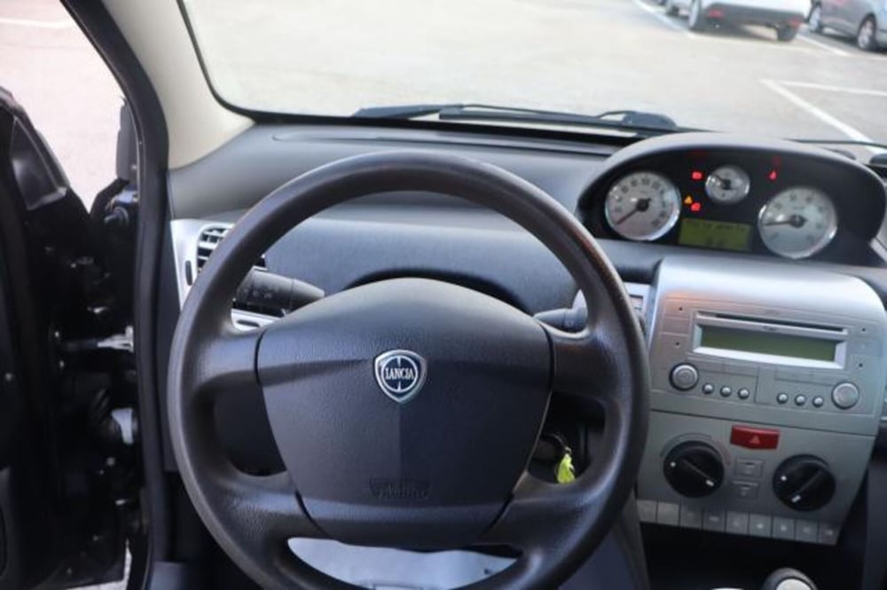 Lancia Ypsilon usata a Gorizia (8)
