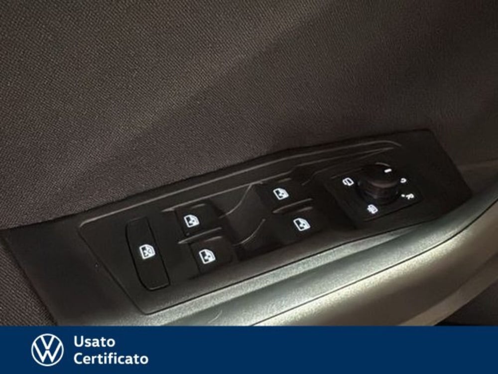 Volkswagen T-Roc nuova a Vicenza (16)