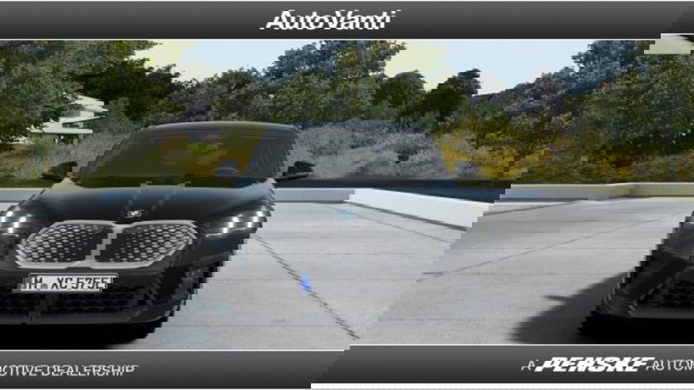 BMW iX2 nuova a Bologna (5)