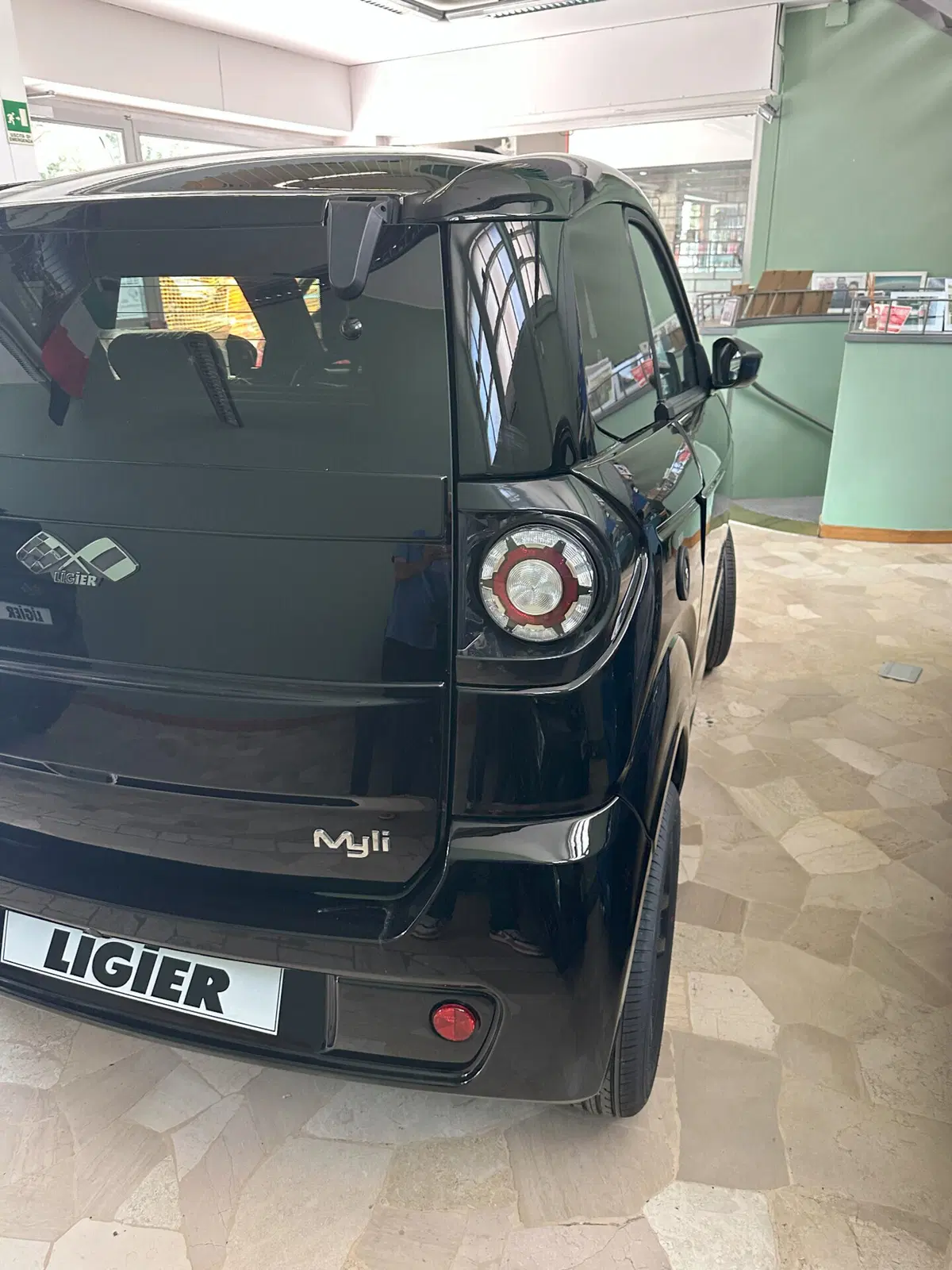 Ligier Myli nuova a Milano (5)