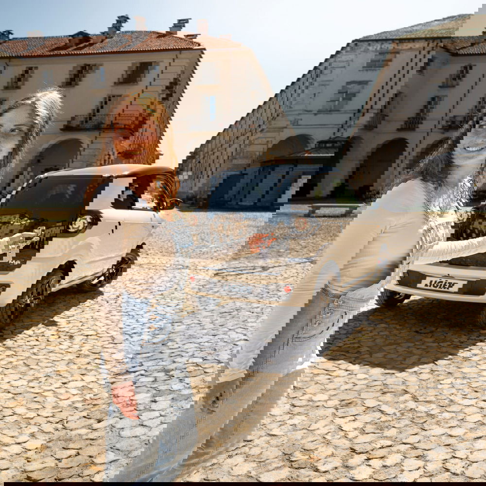 Ligier Myli nuova a Milano (3)