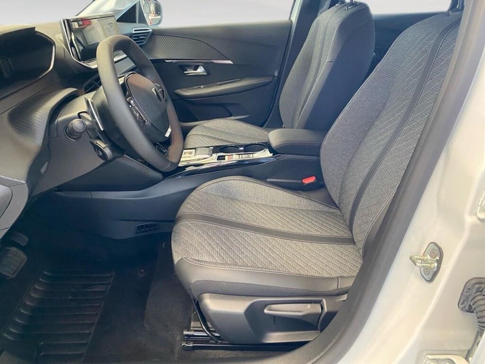 Peugeot 208 nuova a Torino (7)