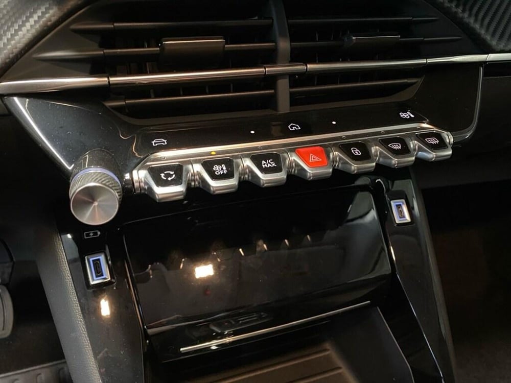 Peugeot 208 nuova a Torino (11)