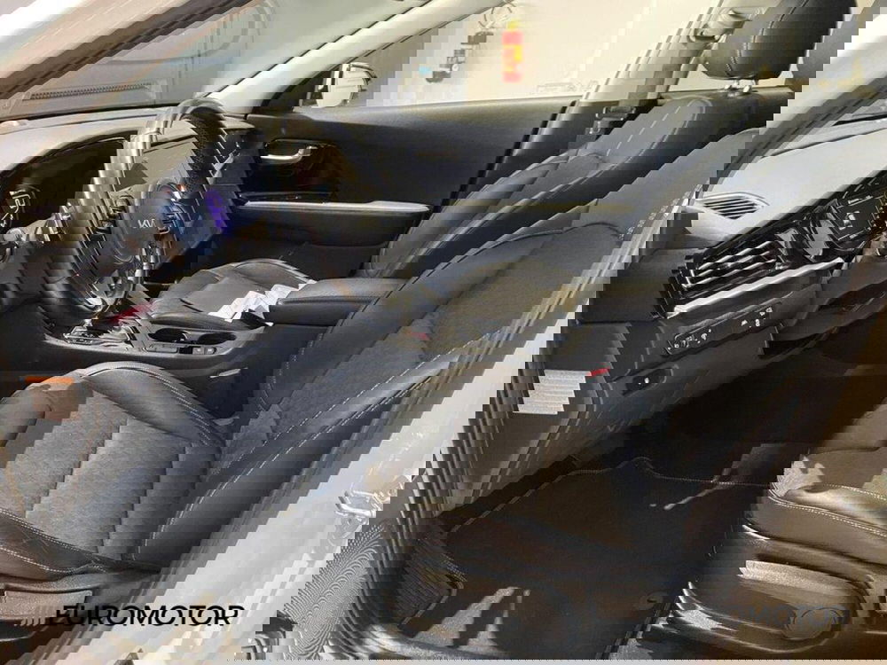 Kia Niro usata a Bari (13)