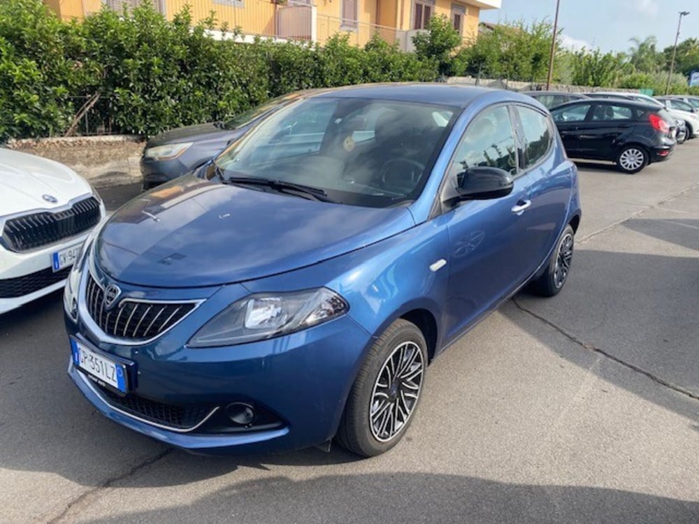 Lancia Ypsilon usata a Catania (3)