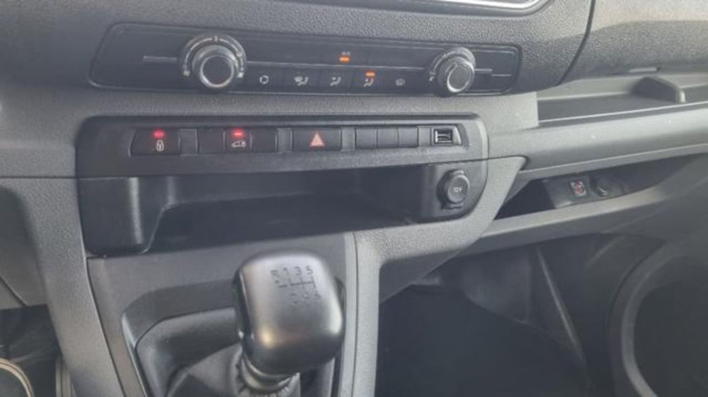 Opel Vivaro Furgone usata a Savona (8)