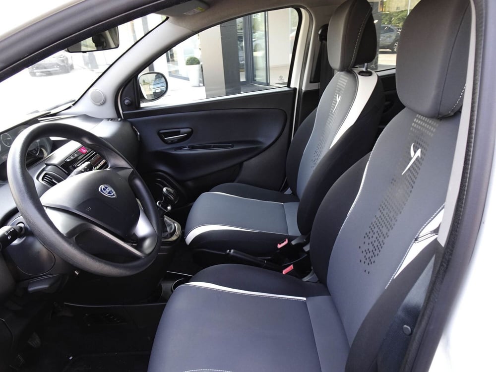 Lancia Ypsilon usata a Treviso (10)