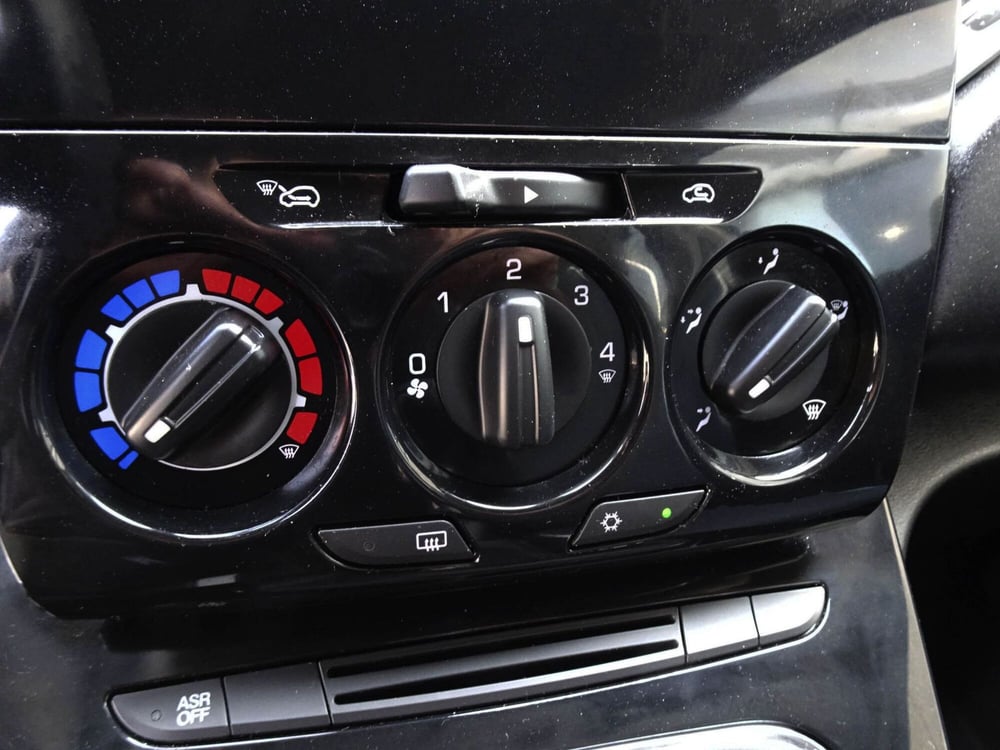 Lancia Ypsilon usata a Treviso (16)