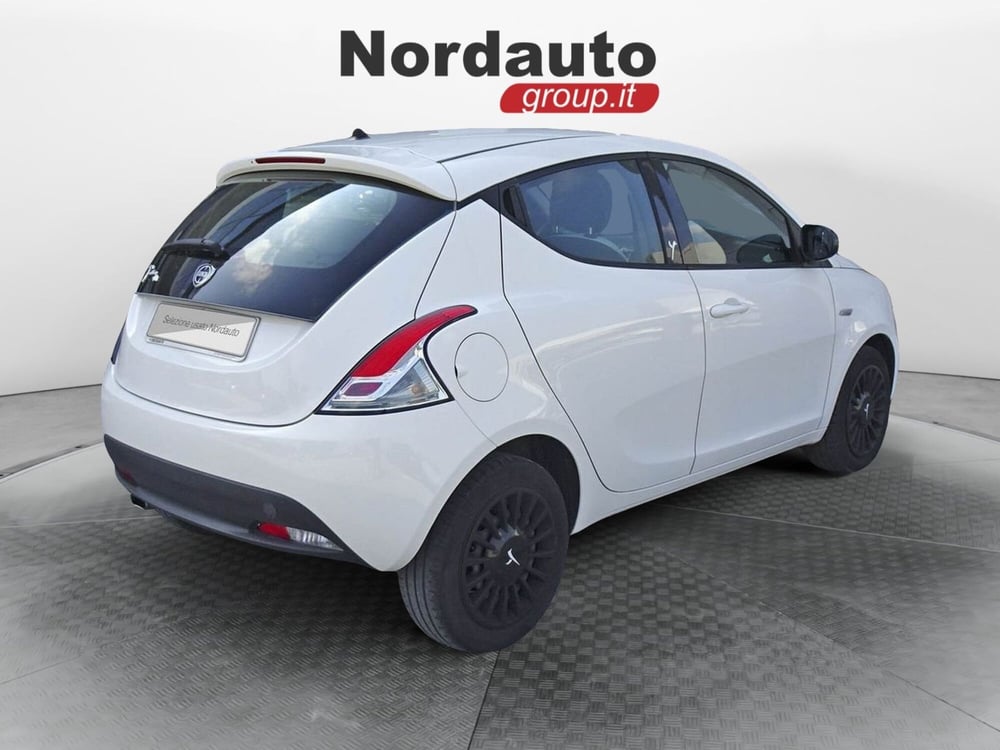 Lancia Ypsilon usata a Treviso (7)