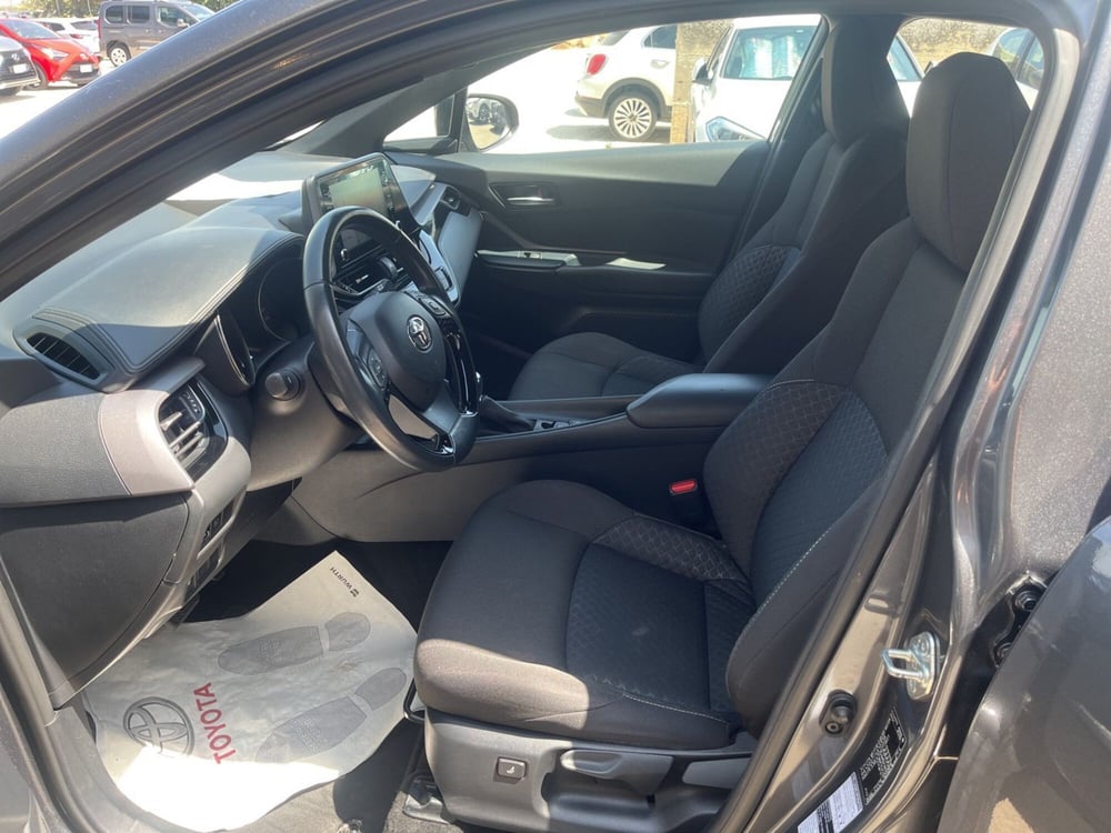 Toyota Toyota C-HR usata a Ragusa (9)