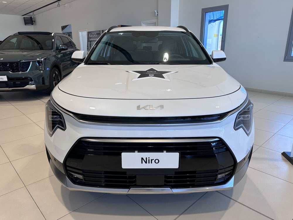 Kia Niro nuova a Cremona (2)