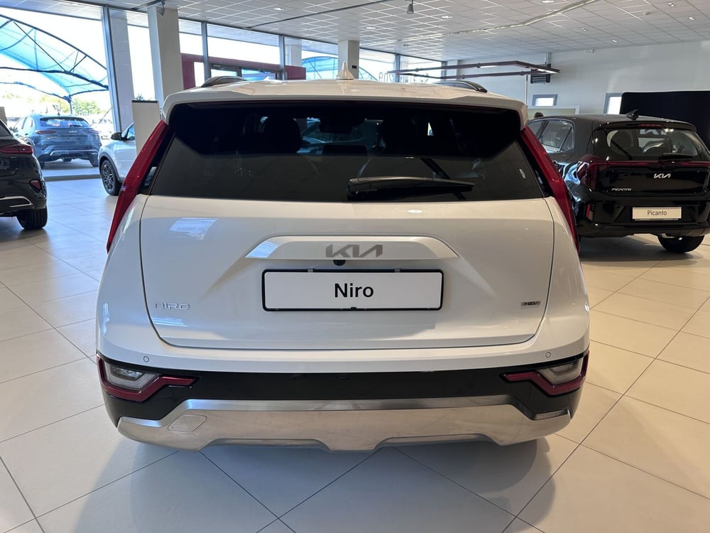 Kia Niro nuova a Cremona (4)