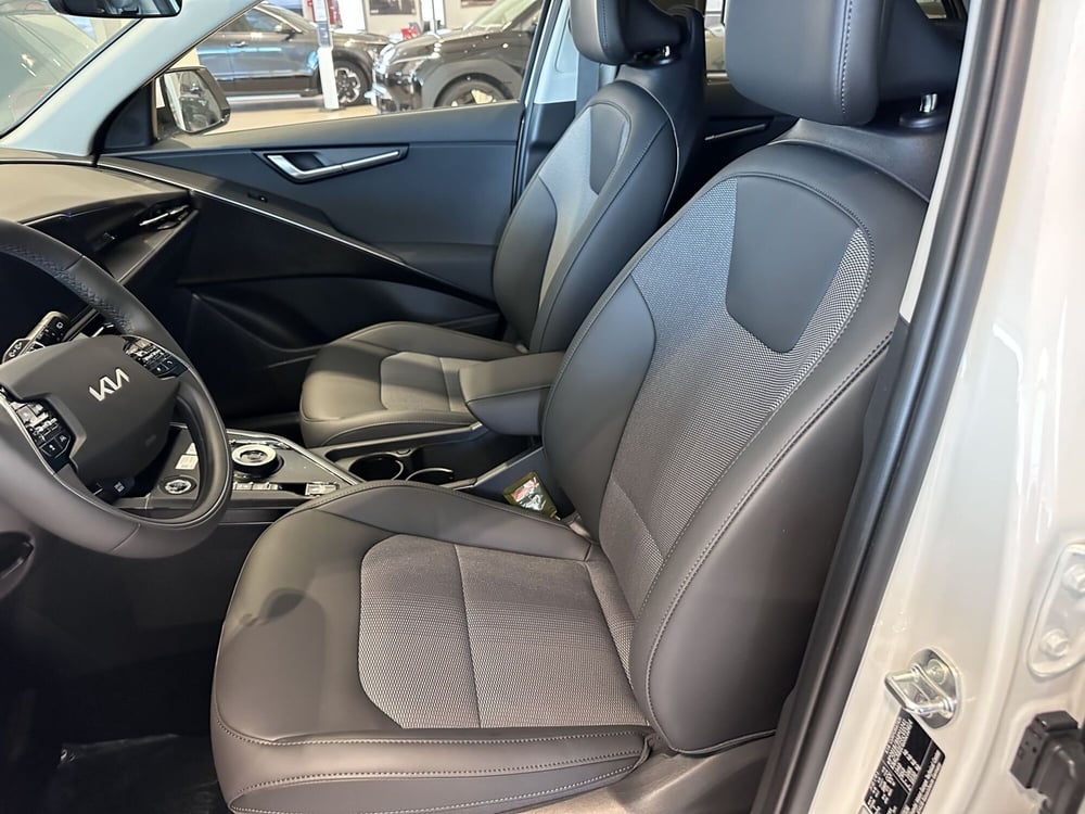 Kia Niro nuova a Cremona (6)