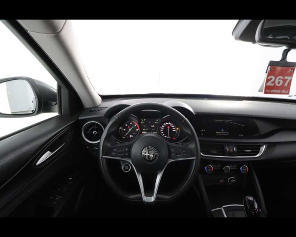Alfa Romeo Stelvio usata a Bologna (12)