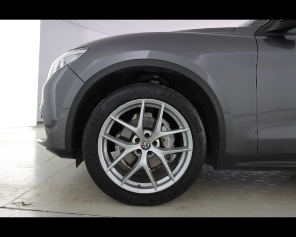 Alfa Romeo Stelvio usata a Bologna (14)