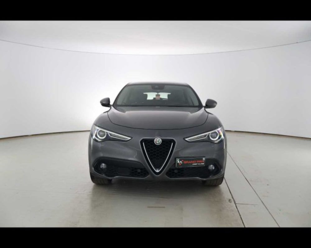 Alfa Romeo Stelvio usata a Bologna (2)