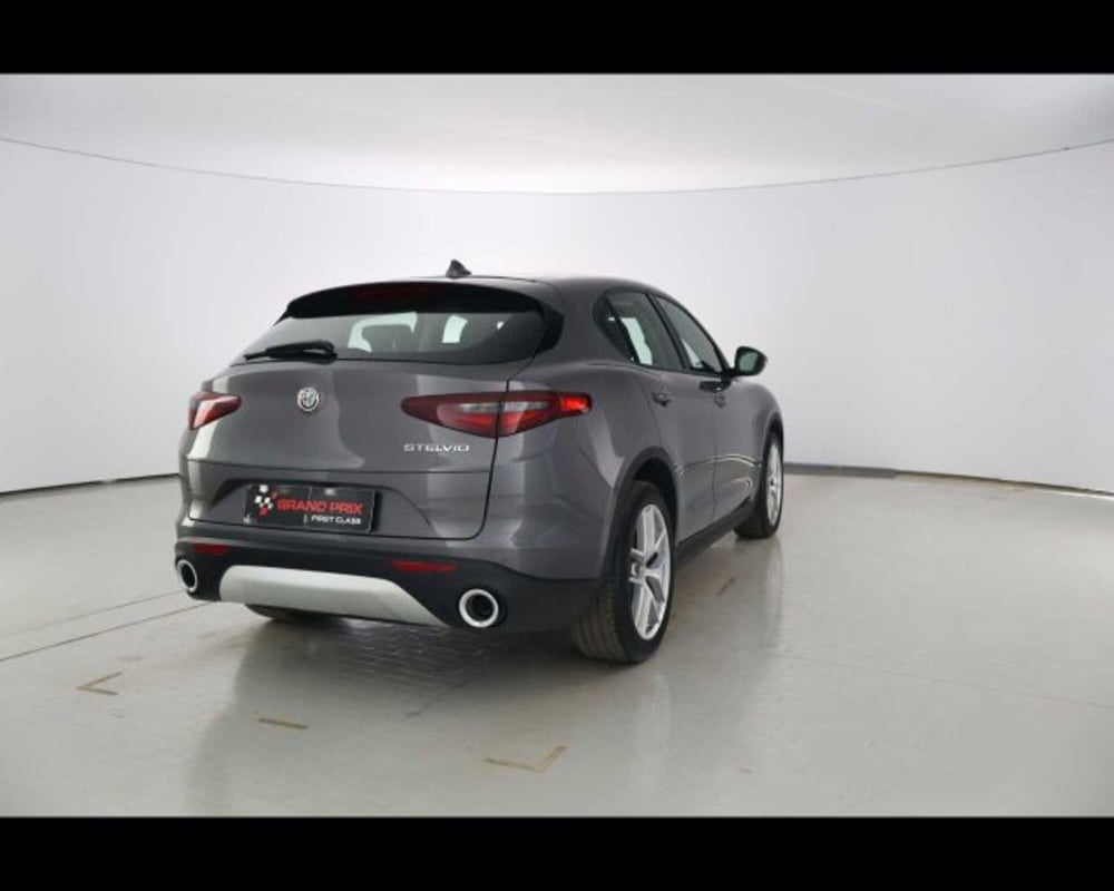 Alfa Romeo Stelvio usata a Bologna (5)