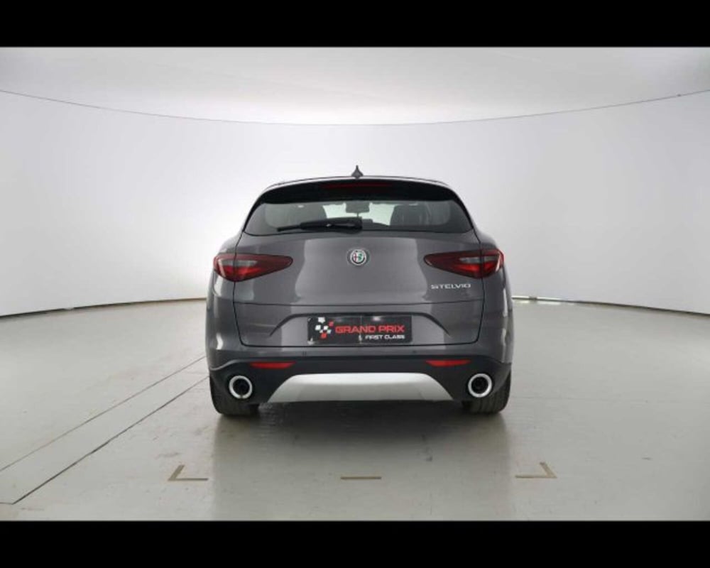 Alfa Romeo Stelvio usata a Bologna (6)