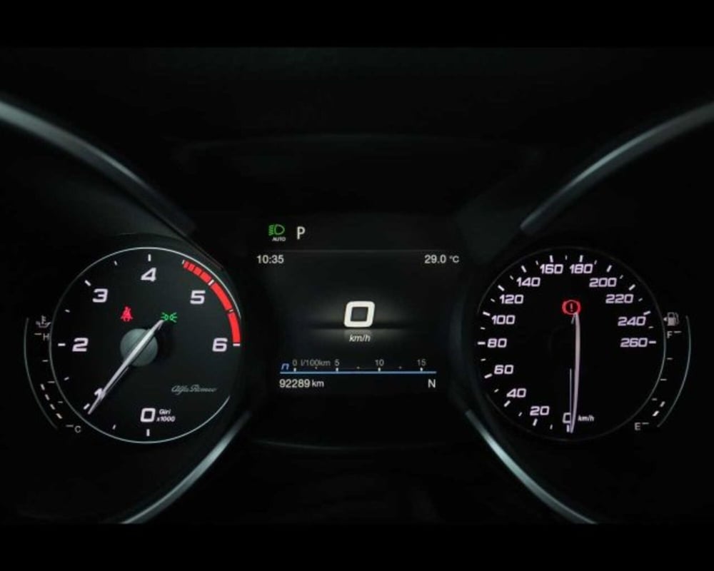 Alfa Romeo Stelvio usata a Bologna (11)