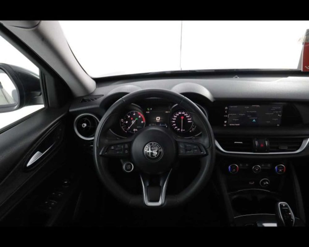 Alfa Romeo Stelvio usata a Bologna (12)