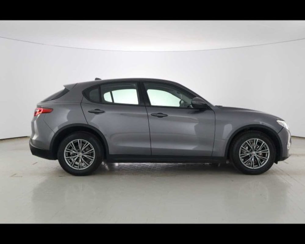 Alfa Romeo Stelvio usata a Bologna (4)