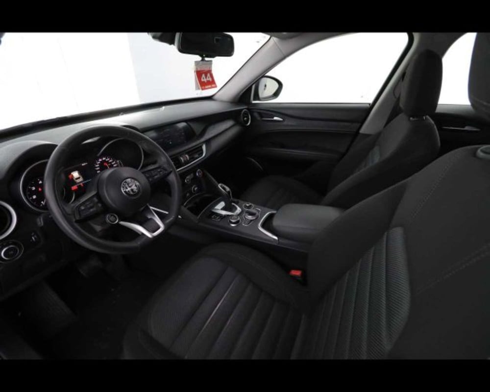 Alfa Romeo Stelvio usata a Bologna (9)