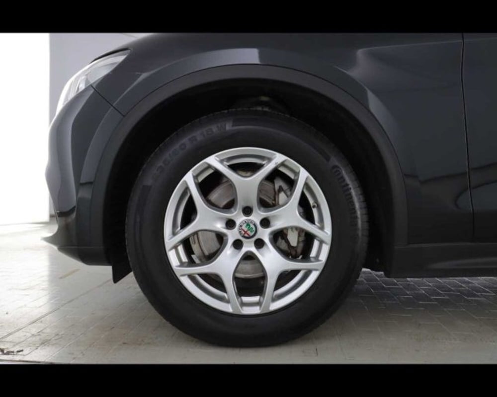 Alfa Romeo Stelvio usata a Bologna (14)