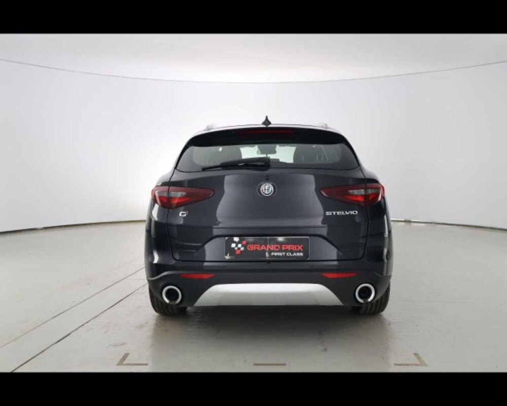Alfa Romeo Stelvio usata a Bologna (6)