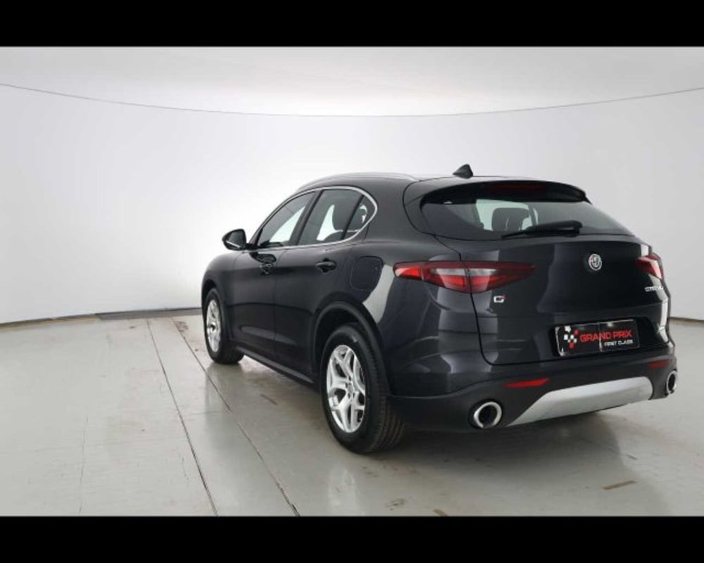 Alfa Romeo Stelvio usata a Bologna (7)