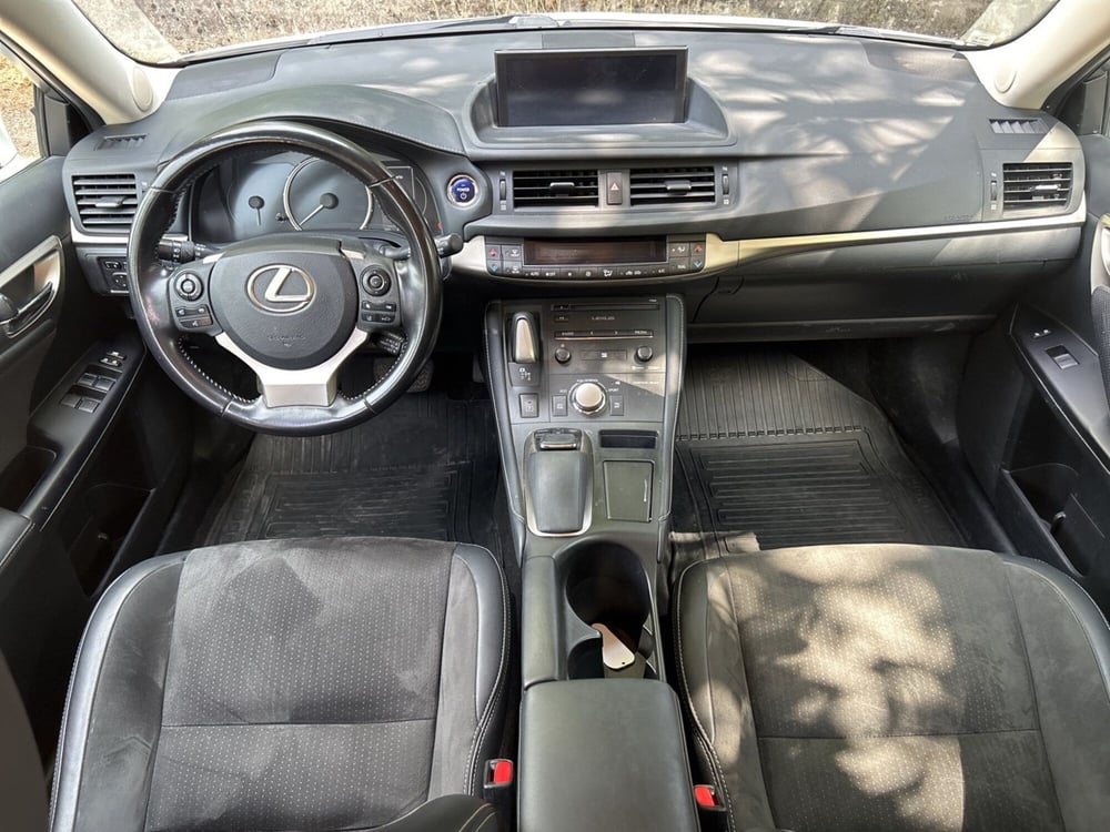 Lexus CT usata a Bologna (10)