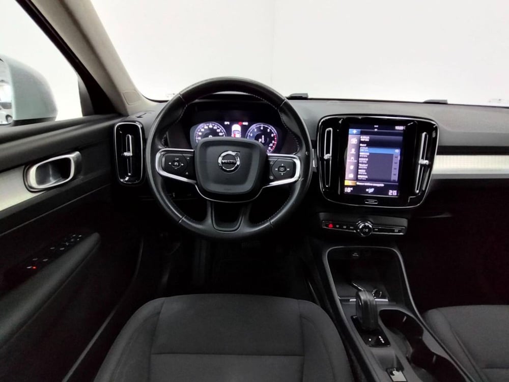 Volvo XC40 usata a Como (10)