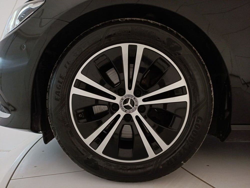 Mercedes-Benz Classe E usata a Bari (13)