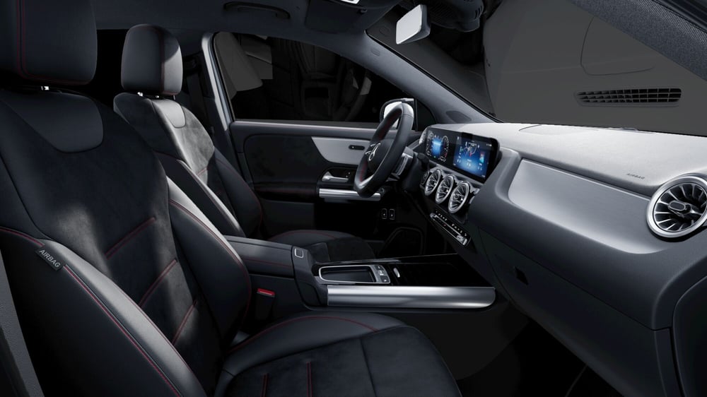 Mercedes-Benz GLA SUV nuova a Milano (7)