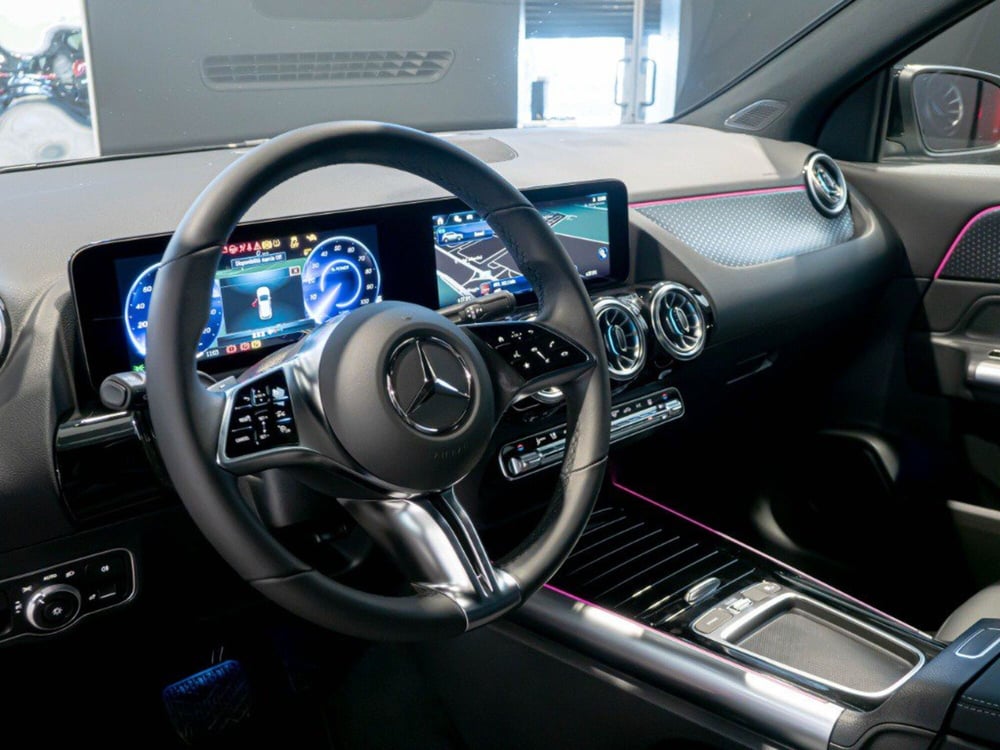 Mercedes-Benz EQA nuova a Rimini (13)