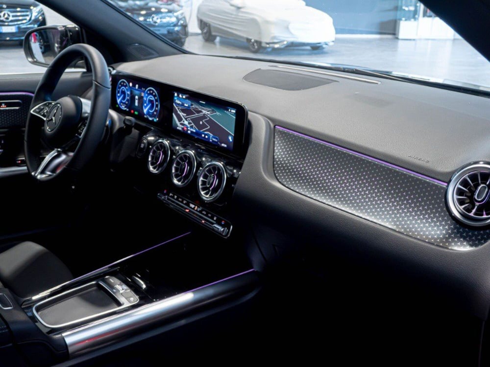 Mercedes-Benz EQA nuova a Rimini (20)