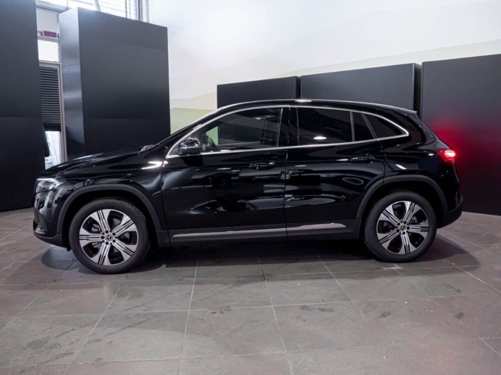 Mercedes-Benz EQA nuova a Rimini (5)