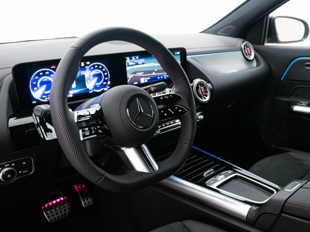 Mercedes-Benz EQA nuova a Macerata (13)