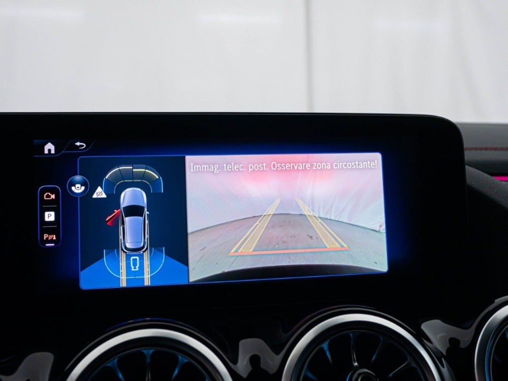 Mercedes-Benz EQA nuova a Macerata (15)