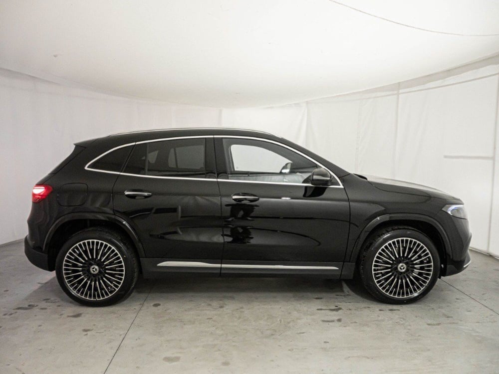 Mercedes-Benz EQA nuova a Macerata (9)