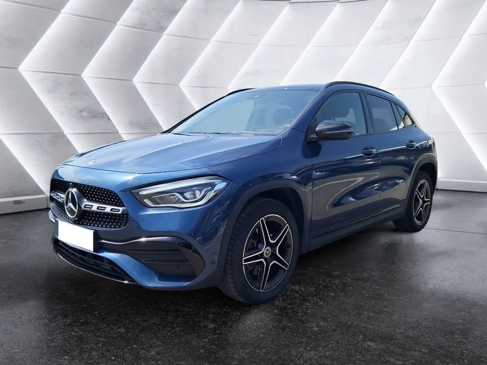 Mercedes-Benz GLA SUV usata a Salerno