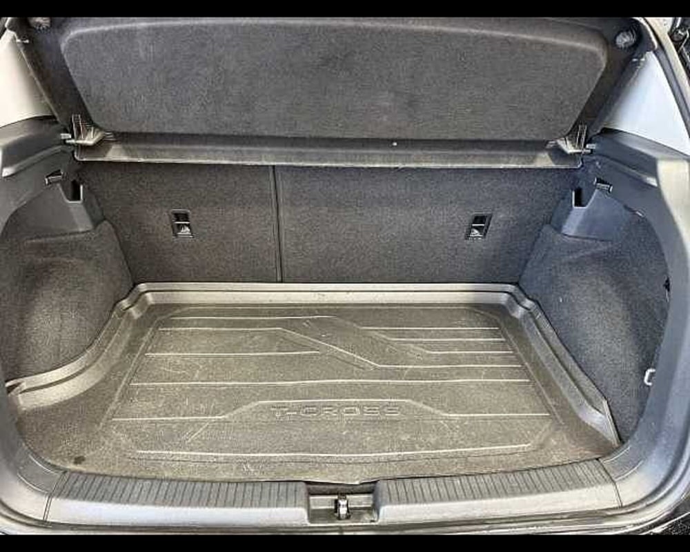 Volkswagen T-Cross usata a Roma (10)