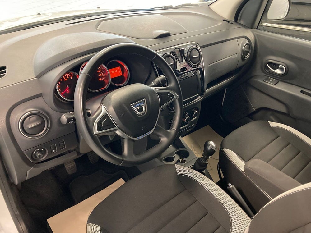 Dacia Lodgy usata a Brescia (12)