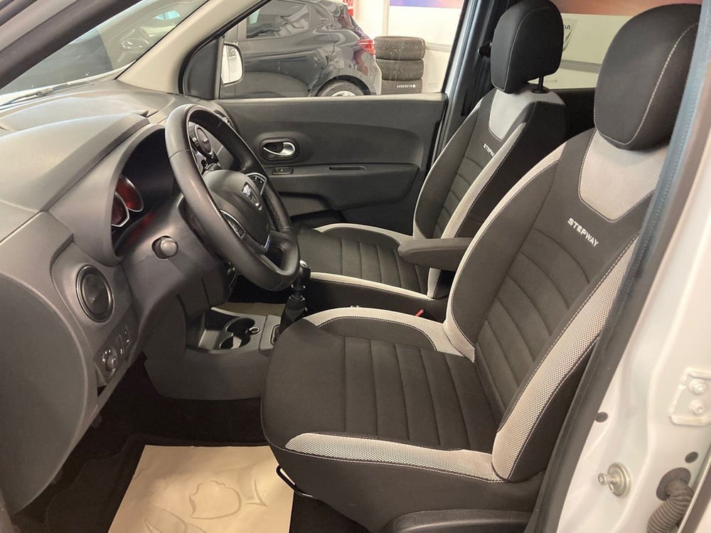 Dacia Lodgy usata a Brescia (14)