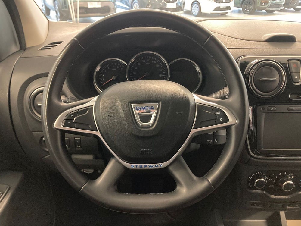 Dacia Lodgy usata a Brescia (17)