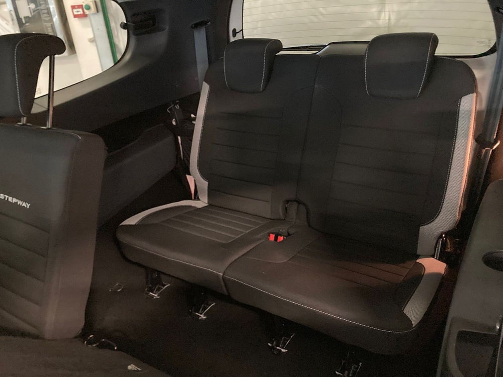 Dacia Lodgy usata a Brescia (18)