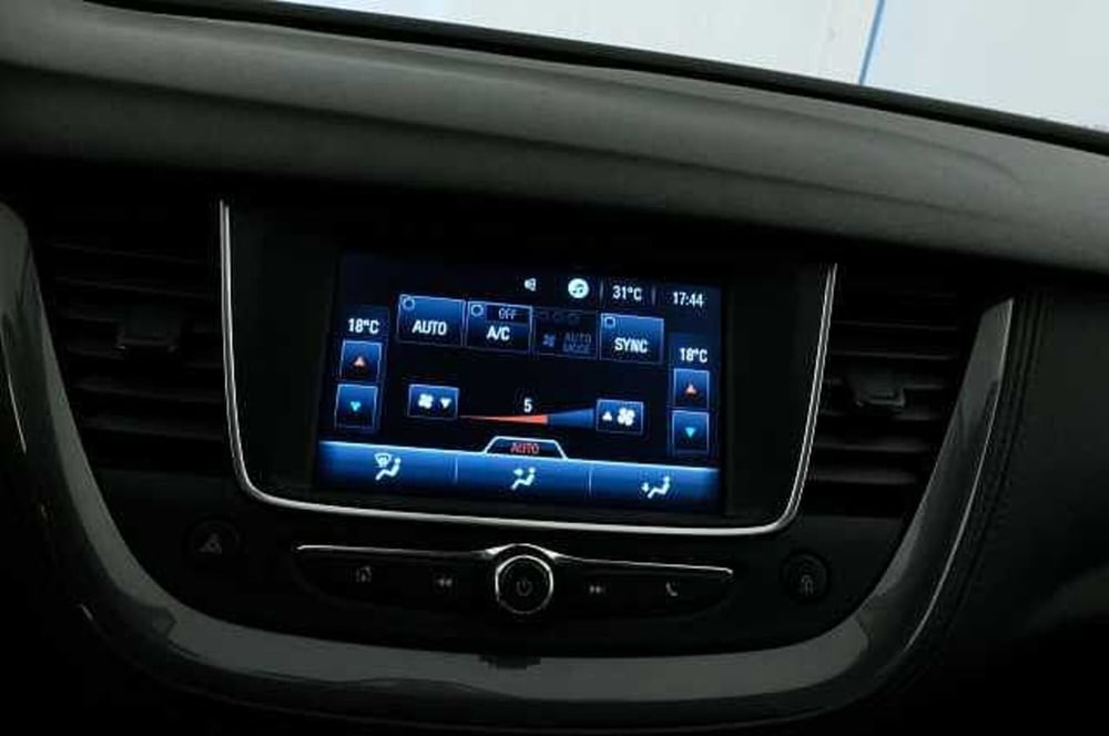 Opel Grandland X usata a Mantova (15)