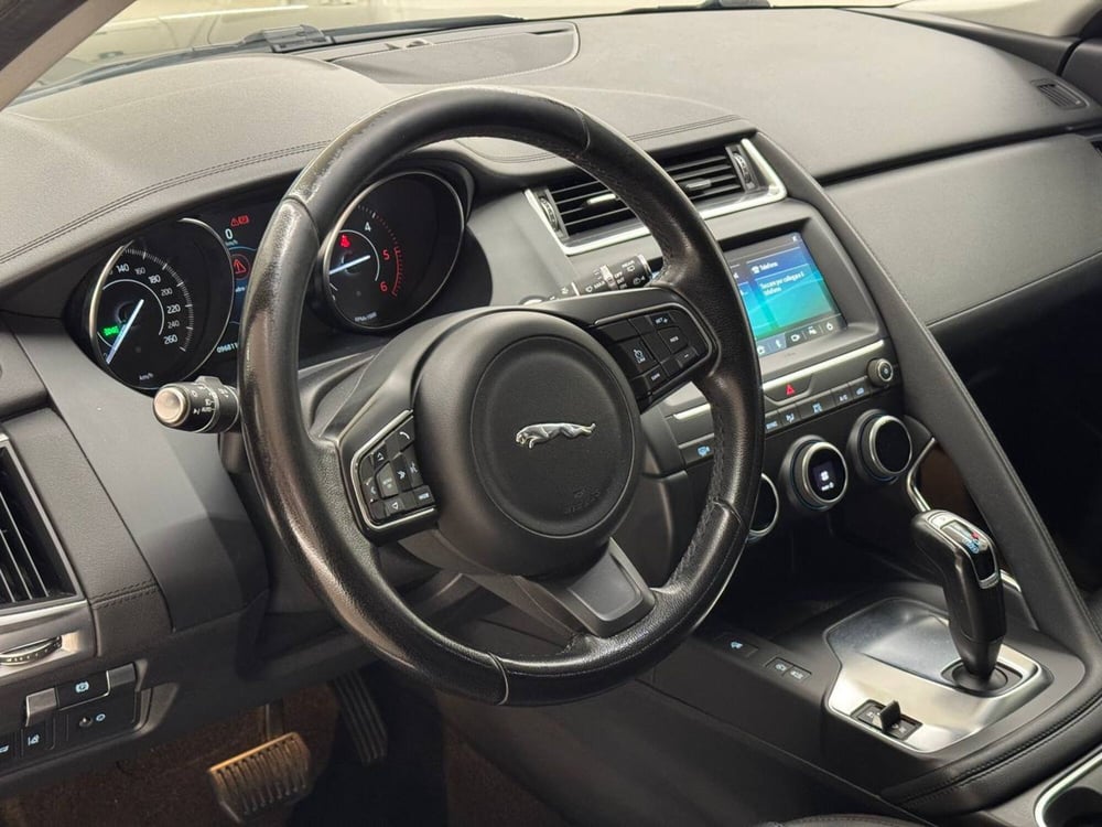 Jaguar E-Pace usata a Savona (14)