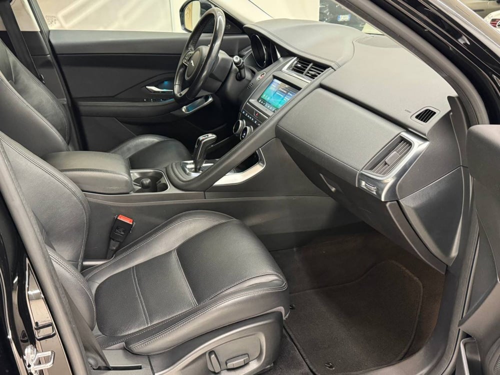 Jaguar E-Pace usata a Savona (3)
